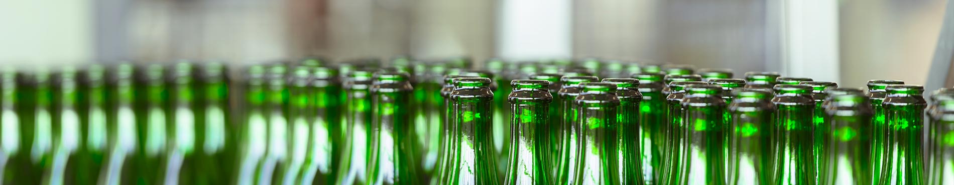 Nahaufnahme Anlage Befüllung von Flaschen