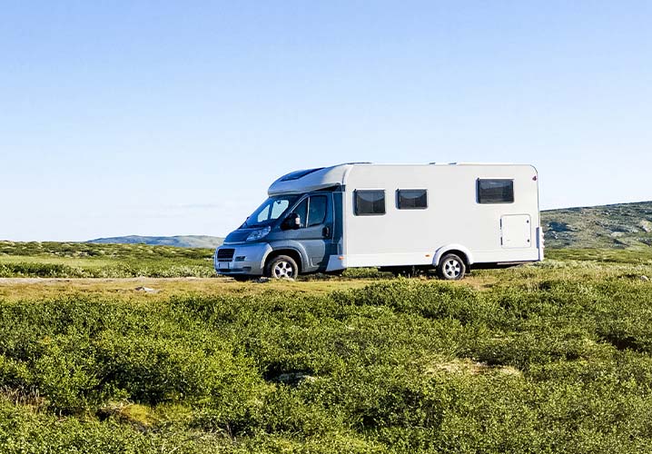Wohnmobil am see